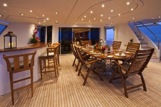Yacht AMARULA SUN -   Aft Deck Al Fresco Dining and Bar